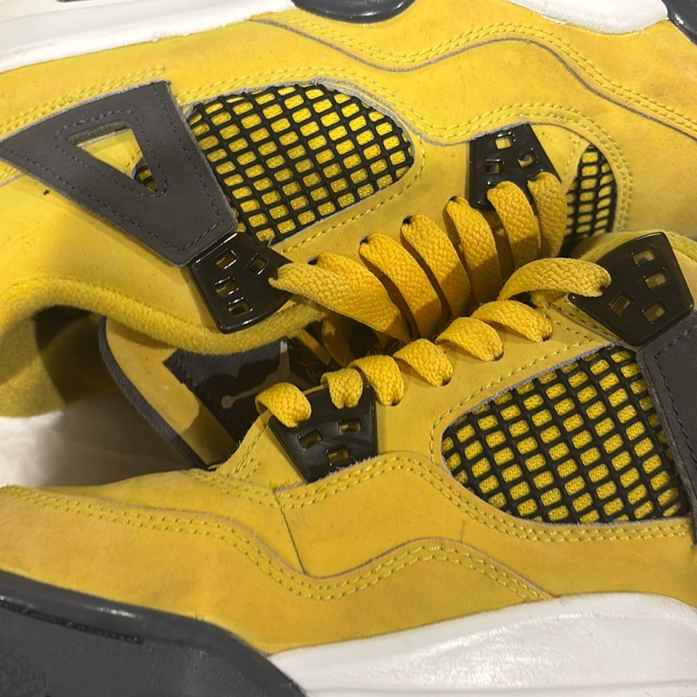 Jordan 4 tour yellow